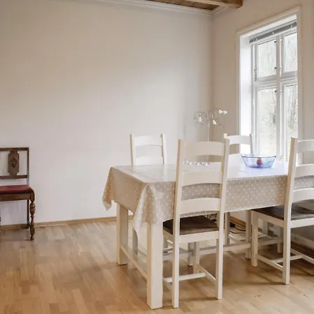 Three-bedroom Holiday In Lundegrend Grimsland