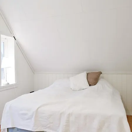 Three-bedroom Holiday In Lundegrend Grimsland