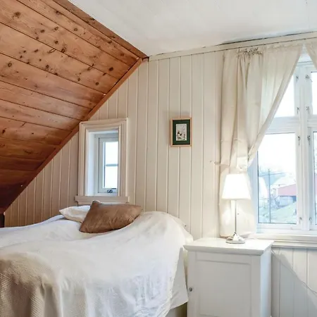 Holiday home Three-bedroom Holiday In Lundegrend Grimsland